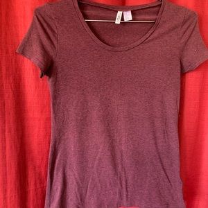 ⭐️3/$20 divided-H&M maroon tshirt
